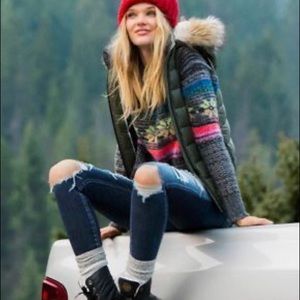 American Eagle Snowflake Wool Blend Sweater